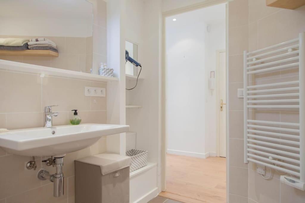 #28 1 Bdr Flat Ac Balcony Hper Central 10Mins To Beach & Old Town Nice Bagian luar foto