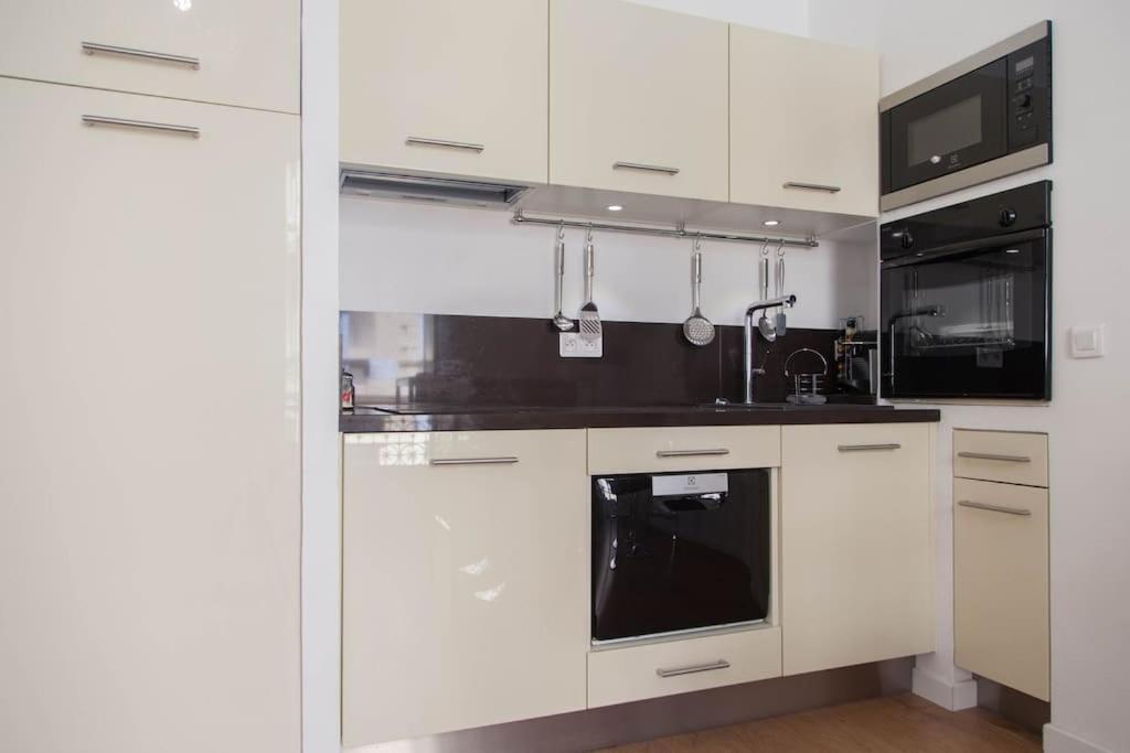 #28 1 Bdr Flat Ac Balcony Hper Central 10Mins To Beach & Old Town Nice Bagian luar foto
