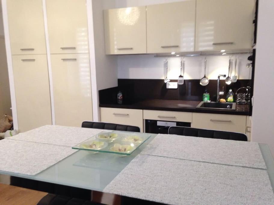 #28 1 Bdr Flat Ac Balcony Hper Central 10Mins To Beach & Old Town Nice Bagian luar foto