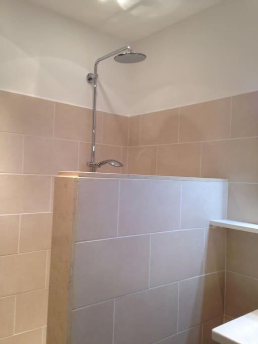 #28 1 Bdr Flat Ac Balcony Hper Central 10Mins To Beach & Old Town Nice Bagian luar foto